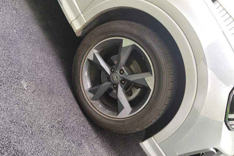 Used Audi Q3 2020 35 TFSI Fashion Dynamic Model Right Front Wheel Hub