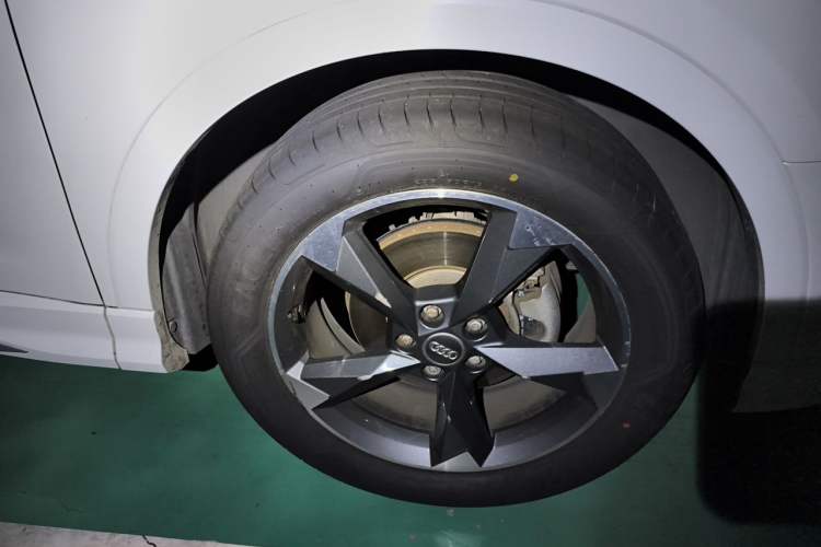 Used Audi Q3 2020 35 TFSI Fashion Dynamic Model Right Front Wheel Hub