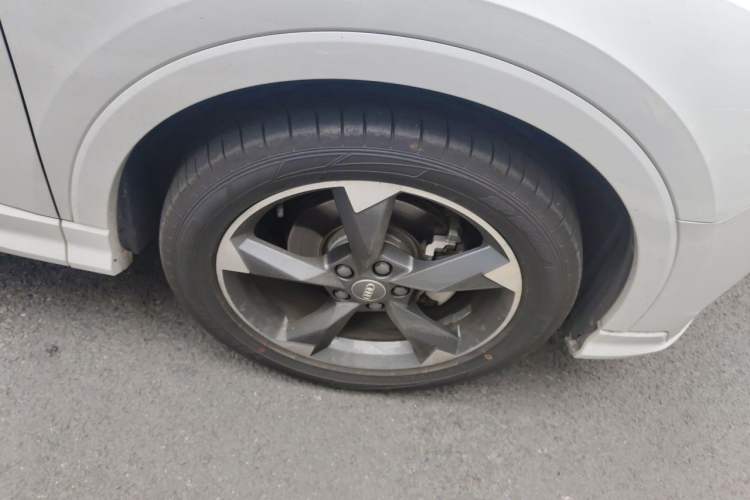Used Audi Q3 2020 35 TFSI Fashion Dynamic Model Right Front Wheel Hub