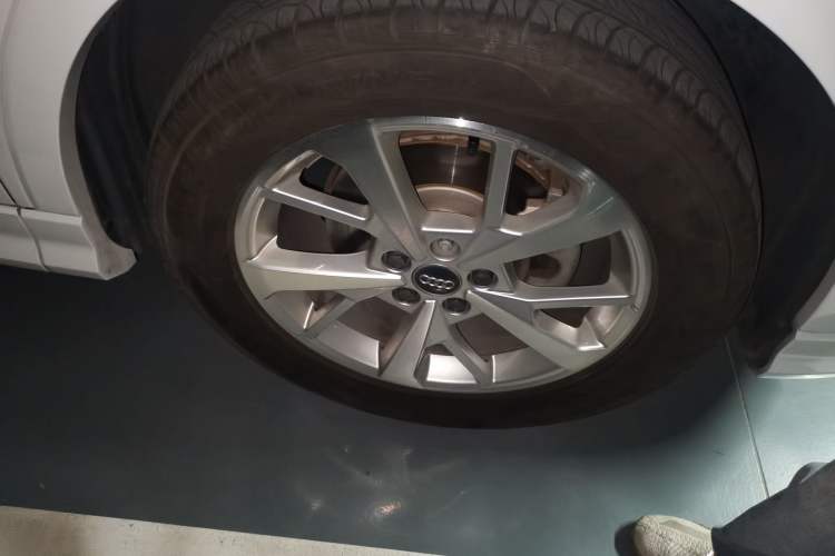 Used Audi Q3 2020 35 TFSI Ambition Dynamic Edition Right Front Wheel Hub