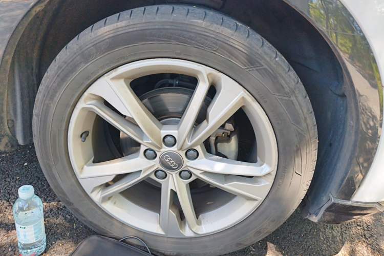 Used Audi Q3 2020 35 TFSI Fashionable and Elegant Model Right Front Wheel Hub