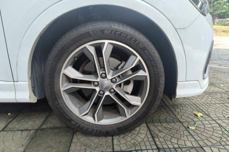 Used Audi Q3 2020 40 TFSI Fashion Dynamic Model Right Front Wheel Hub