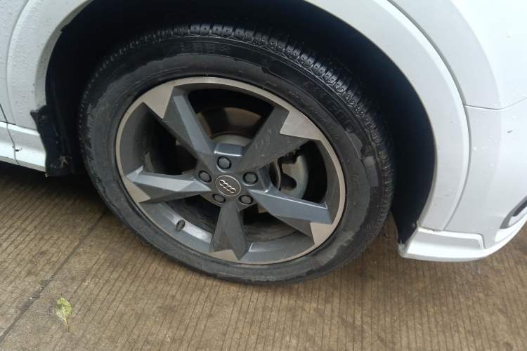 Used Audi Q3 2020 35 TFSI Fashion Dynamic Model Right Front Wheel Hub