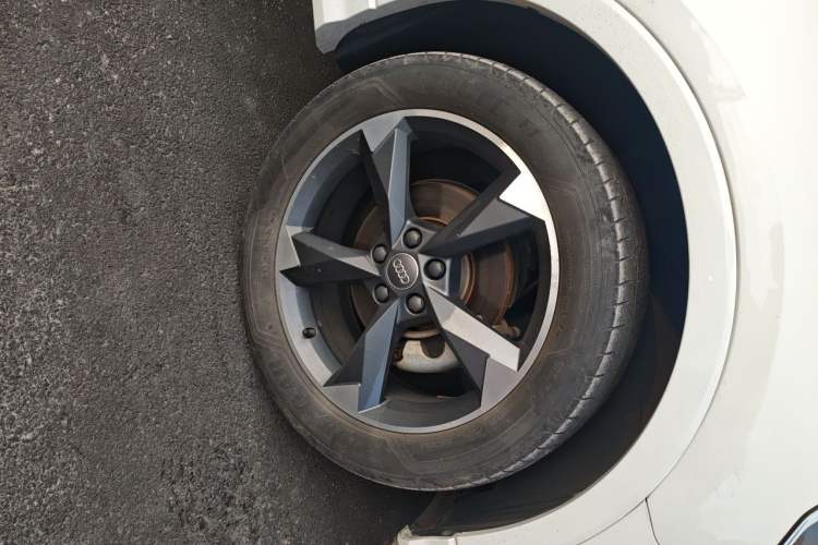 Used Audi Q3 2020 35 TFSI Ambition Dynamic Edition Right Front Wheel Hub