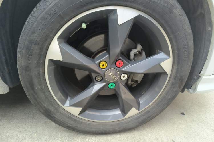 Used Audi Q3 2020 35 TFSI Fashion Dynamic Model Right Front Wheel Hub