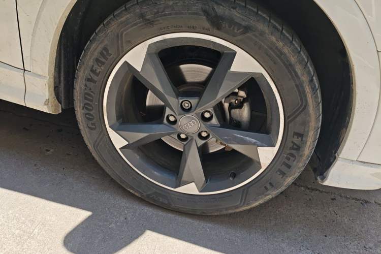 Used Audi Q3 2020 35 TFSI Fashion Dynamic Model Right Front Wheel Hub
