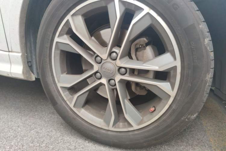 Used Audi Q3 2020 40 TFSI Fashion Dynamic Model Right Front Wheel Hub