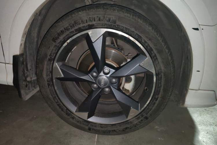 Used Audi Q3 2020 35 TFSI Fashion Dynamic Model Right Front Wheel Hub