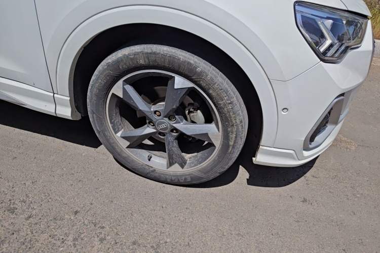 Used Audi Q3 2020 35 TFSI Fashion Dynamic Model Right Front Wheel Hub
