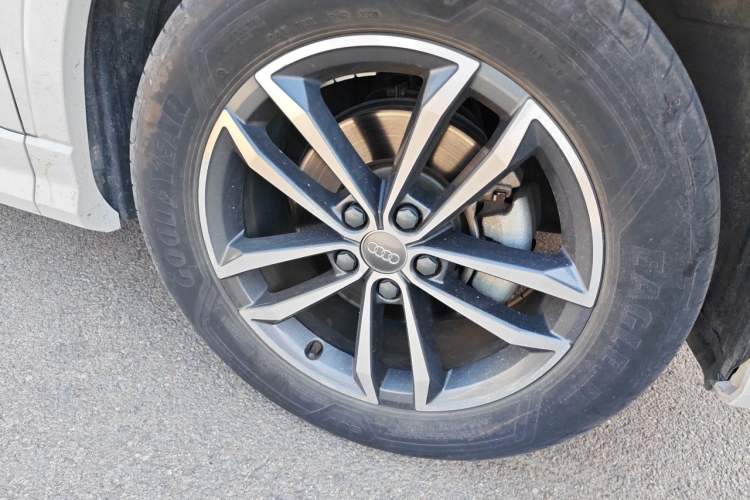 Used Audi Q3 2020 35 TFSI Ambition Dynamic Edition Right Front Wheel Hub