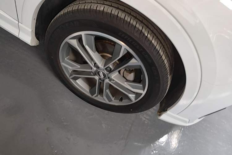 Used Audi Q3 2020 40 TFSI Fashion Dynamic Model Right Front Wheel Hub