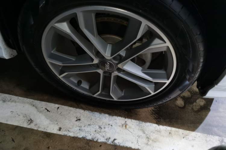 Used Audi Q3 2020 35 TFSI Fashion Dynamic Model Right Front Wheel Hub
