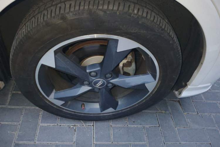 Used Audi Q3 2020 35 TFSI Fashion Dynamic Model Right Front Wheel Hub