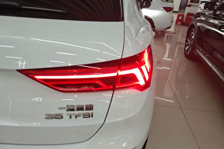 Used Audi Q3 2020 35 TFSI Fashion Dynamic Model Right Rear Taillight