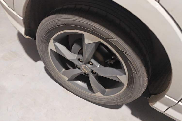 Used Audi Q3 2020 35 TFSI Fashion Dynamic Model Right Rear Wheel Hub