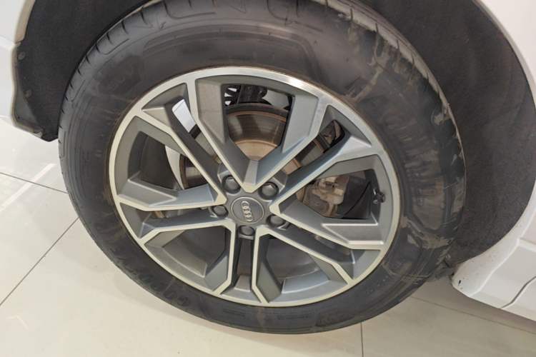 Used Audi Q3 2020 40 TFSI Fashion Dynamic Model Right Rear Wheel Hub