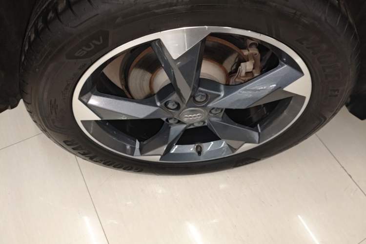 Used Audi Q3 2020 35 TFSI Fashion Dynamic Model Right Rear Wheel Hub