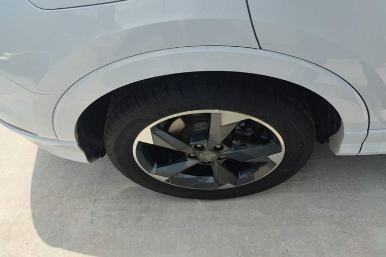 Used Audi Q3 2020 35 TFSI Fashion Dynamic Model Right Rear Wheel Hub