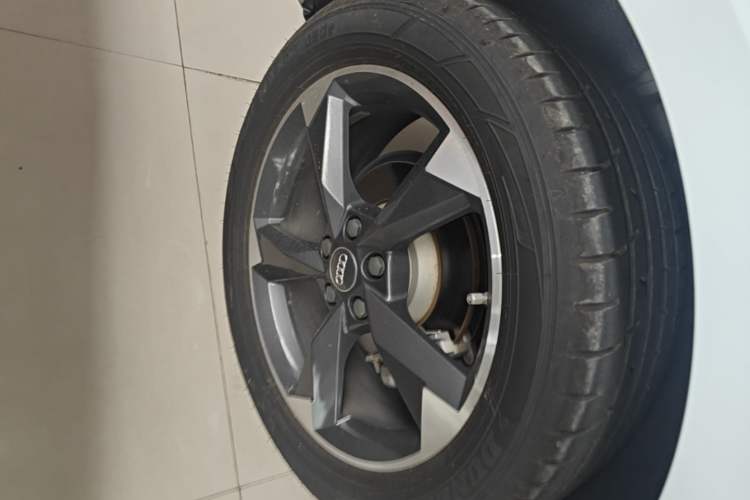 Used Audi Q3 2020 35 TFSI Fashion Dynamic Model Right Rear Wheel Hub