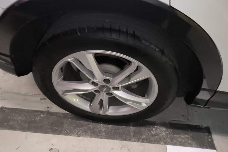 Used Audi Q3 2020 35 TFSI Fashionable and Elegant Model Right Rear Wheel Hub