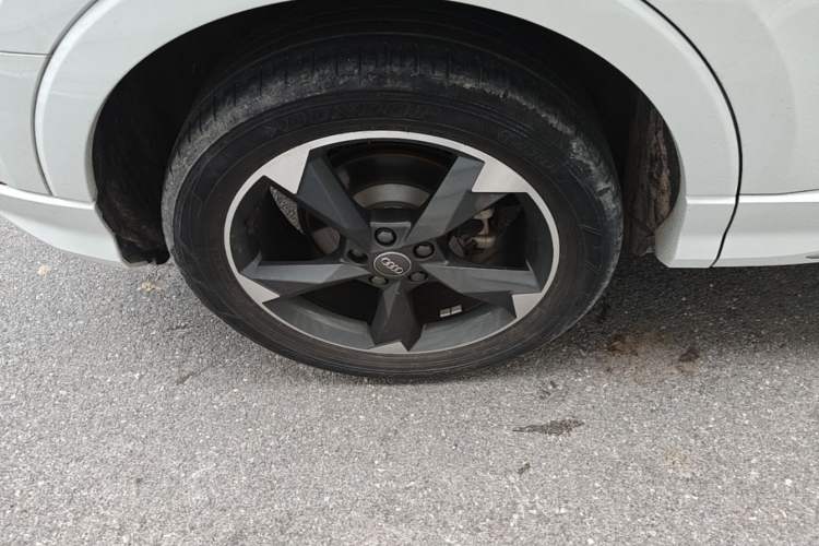 Used Audi Q3 2020 35 TFSI Fashion Dynamic Model Right Rear Wheel Hub