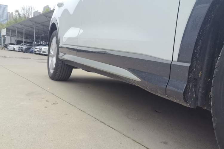 Used Audi Q3 2020 35 TFSI Fashionable and Elegant Model Right Side Sill