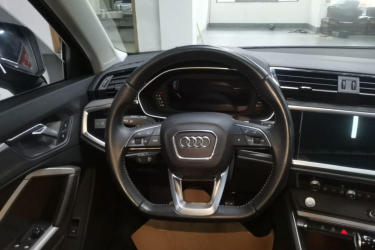 Used Audi Q3 2020 40 TFSI Fashion Dynamic Model Steering Wheel