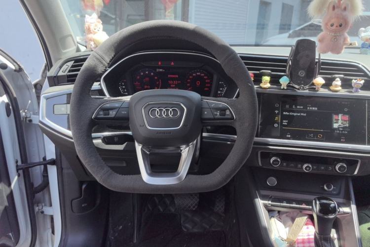 Used Audi Q3 2020 35 TFSI Fashion Dynamic Model Steering Wheel