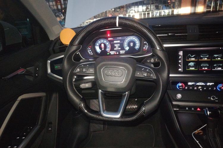 Used Audi Q3 2020 35 TFSI Fashion Dynamic Model Steering Wheel