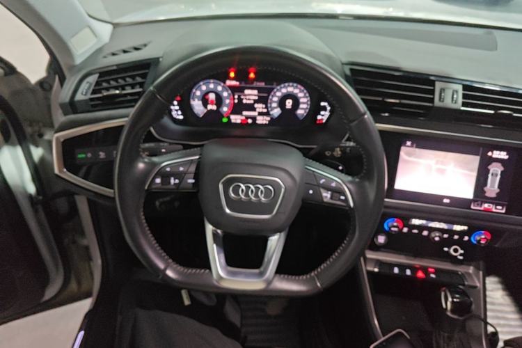 Used Audi Q3 2020 35 TFSI Fashion Dynamic Model Steering Wheel