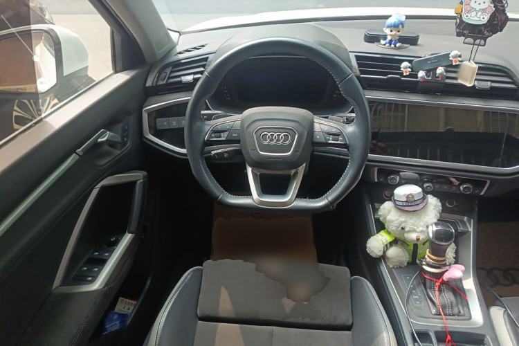 Used Audi Q3 2020 40 TFSI Fashion Dynamic Model Steering Wheel
