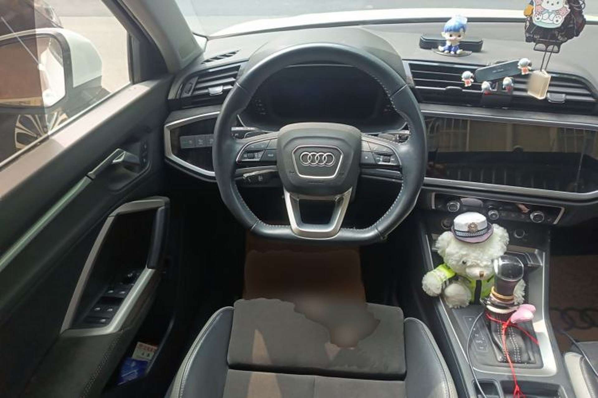 Used Audi Q3 2020 40 TFSI Fashion Dynamic Model Steering Wheel