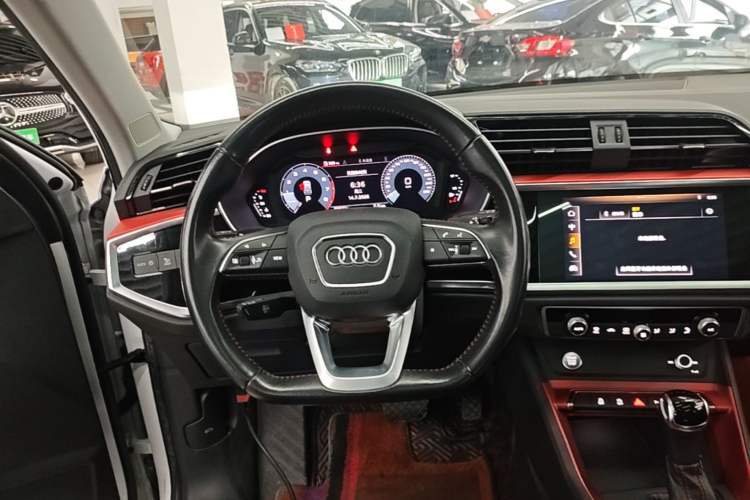 Used Audi Q3 2020 35 TFSI Fashion Dynamic Model Steering Wheel