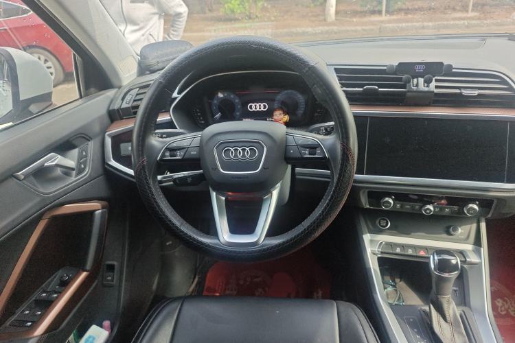 Used Audi Q3 2020 35 TFSI Fashion Dynamic Model Steering Wheel