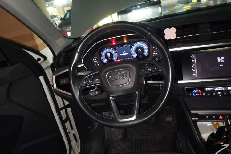 Used Audi Q3 2020 35 TFSI Ambition Dynamic Edition Steering Wheel