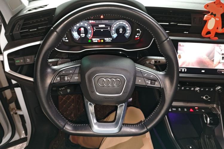 Used Audi Q3 2020 40 TFSI Fashion Dynamic Model Steering Wheel