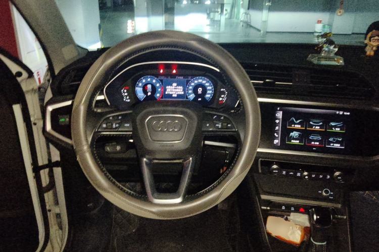Used Audi Q3 2020 35 TFSI Ambition Dynamic Edition Steering Wheel