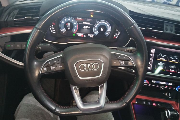 Used Audi Q3 2020 35 TFSI Fashion Dynamic Model Steering Wheel