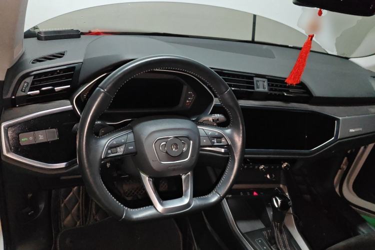 Used Audi Q3 2020 35 TFSI Fashion Dynamic Model Steering Wheel