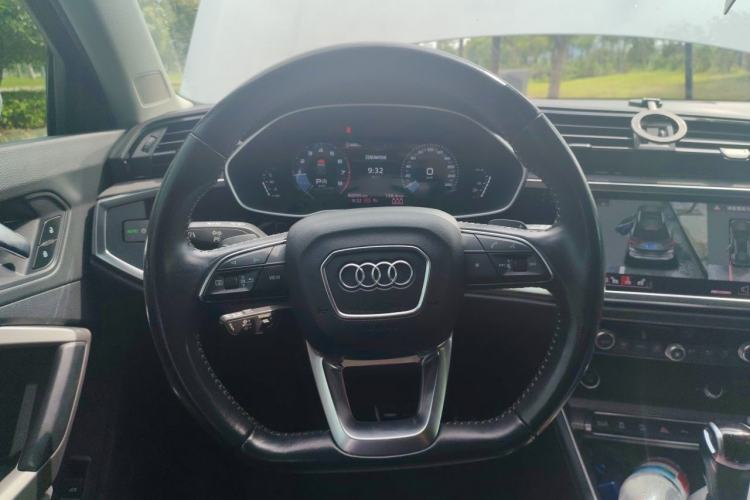 Used Audi Q3 2020 40 TFSI Fashion Dynamic Model Steering Wheel