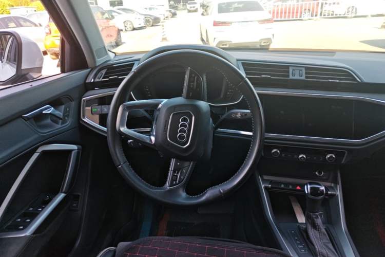Used Audi Q3 2020 35 TFSI Ambition Dynamic Edition Steering Wheel