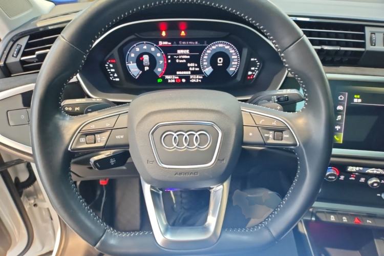 Used Audi Q3 2020 40 TFSI Fashion Dynamic Model Steering Wheel