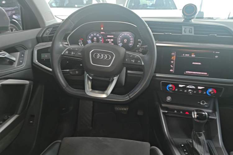 Used Audi Q3 2020 35 TFSI Fashion Dynamic Model Steering Wheel