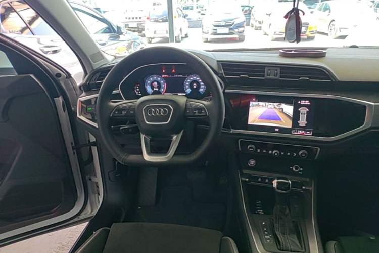 Used Audi Q3 2020 35 TFSI Fashion Dynamic Model Steering Wheel
