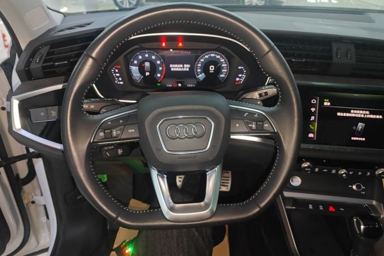 Used Audi Q3 2020 35 TFSI Fashion Dynamic Model Steering Wheel