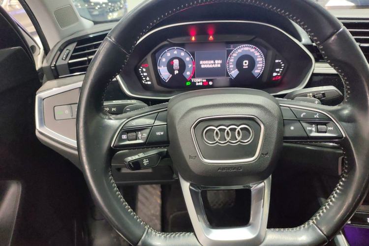 Used Audi Q3 2020 35 TFSI Fashion Dynamic Model Steering Wheel