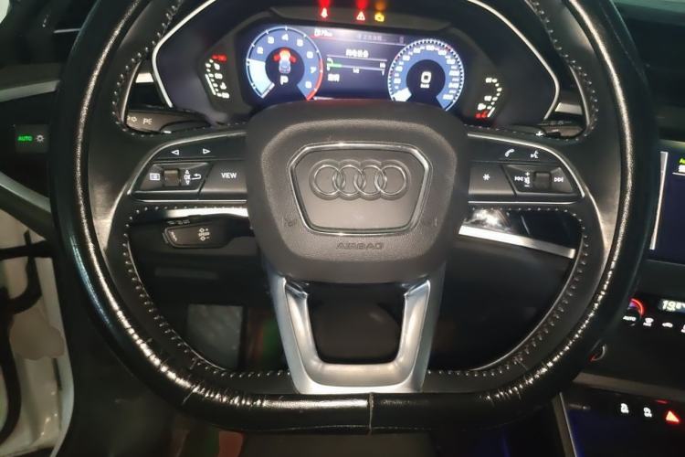 Used Audi Q3 2020 35 TFSI Fashion Dynamic Model Steering Wheel