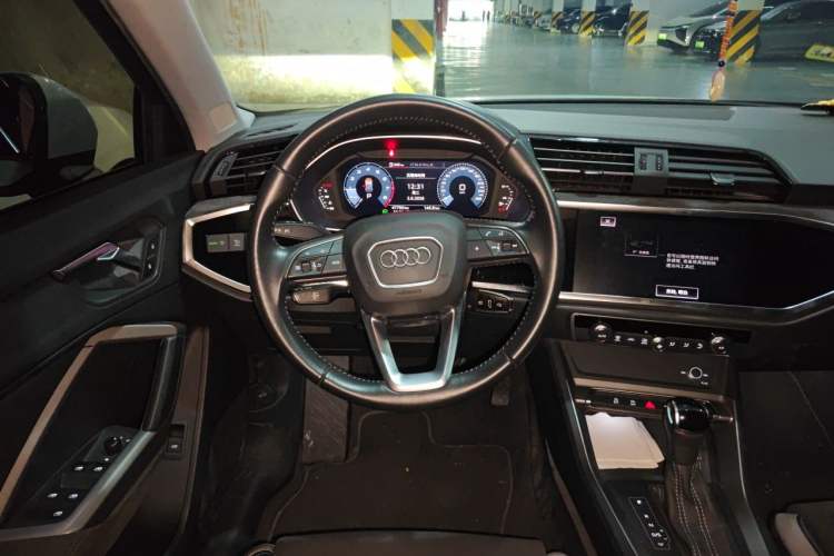 Used Audi Q3 2020 35 TFSI Ambition Dynamic Edition Steering Wheel