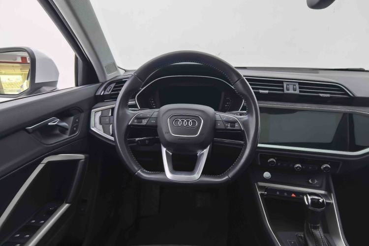 Used Audi Q3 2020 35 TFSI Fashion Dynamic Model Steering Wheel