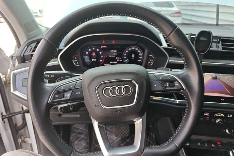 Used Audi Q3 2020 35 TFSI Fashion Dynamic Model Steering Wheel